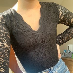 Socialite Lace Bodysuit Long-Sleeve V-Neck in Black Size Small